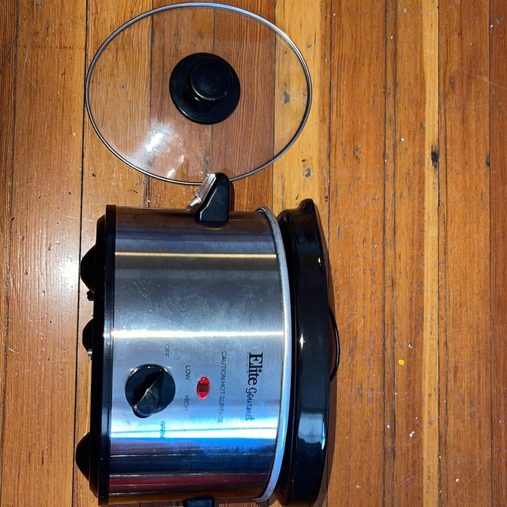 Elite Gourmet slow cooker